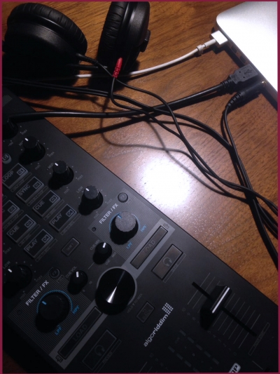 dj controllerin
